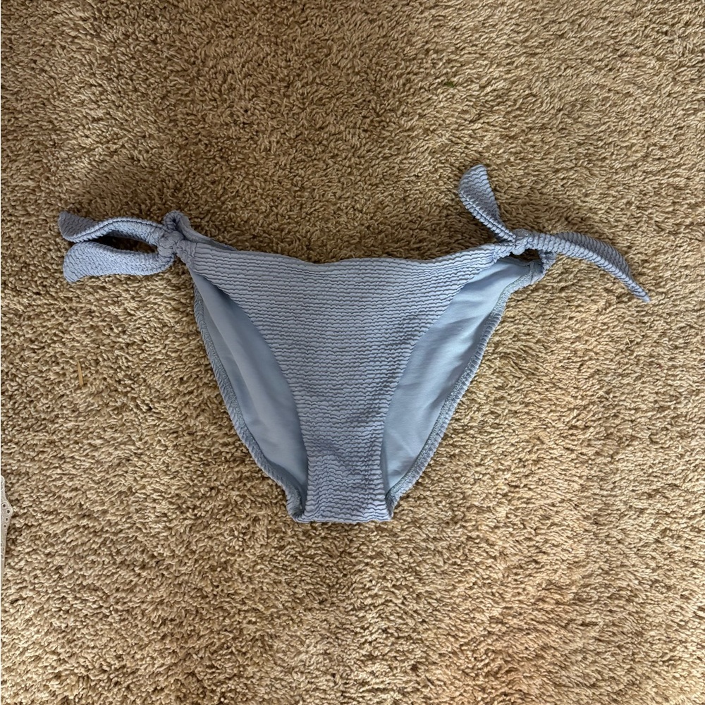 Women’s swimsuit bottoms size medium